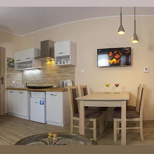 Cozy With Garden Apartament